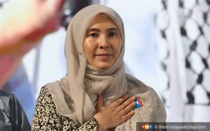 Nurul Izzah Anwar Biography, Age, Height, Husband, Net Worth, Family