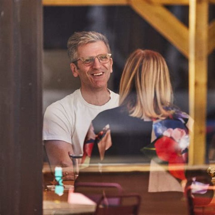 Oliver Hicks Biography, Age, Height, Wife, Net Worth, Family