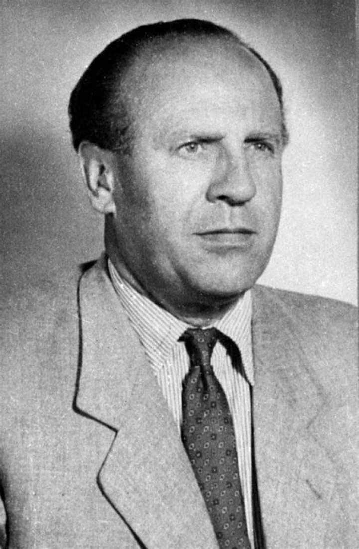 Oskar Schindler Biography, Age, Height, Wife, Net Worth, Family