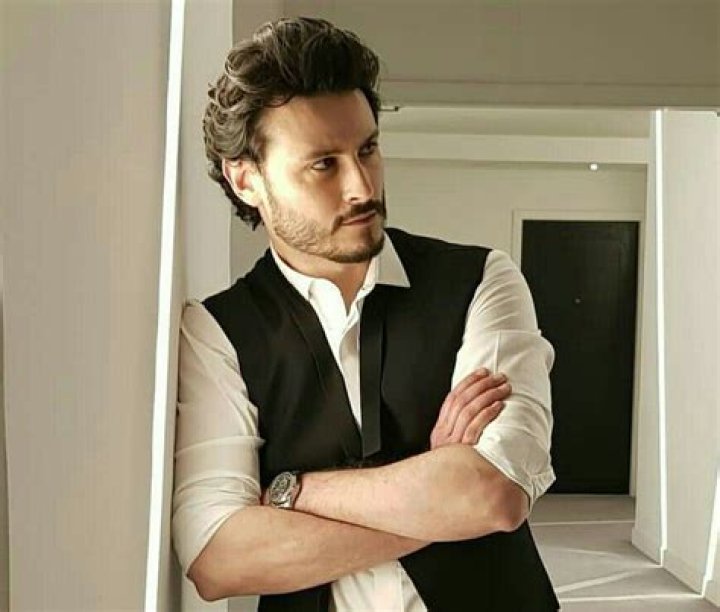 Osman Khalid Butt Biography, Age, Height, Wife, Net Worth, Family