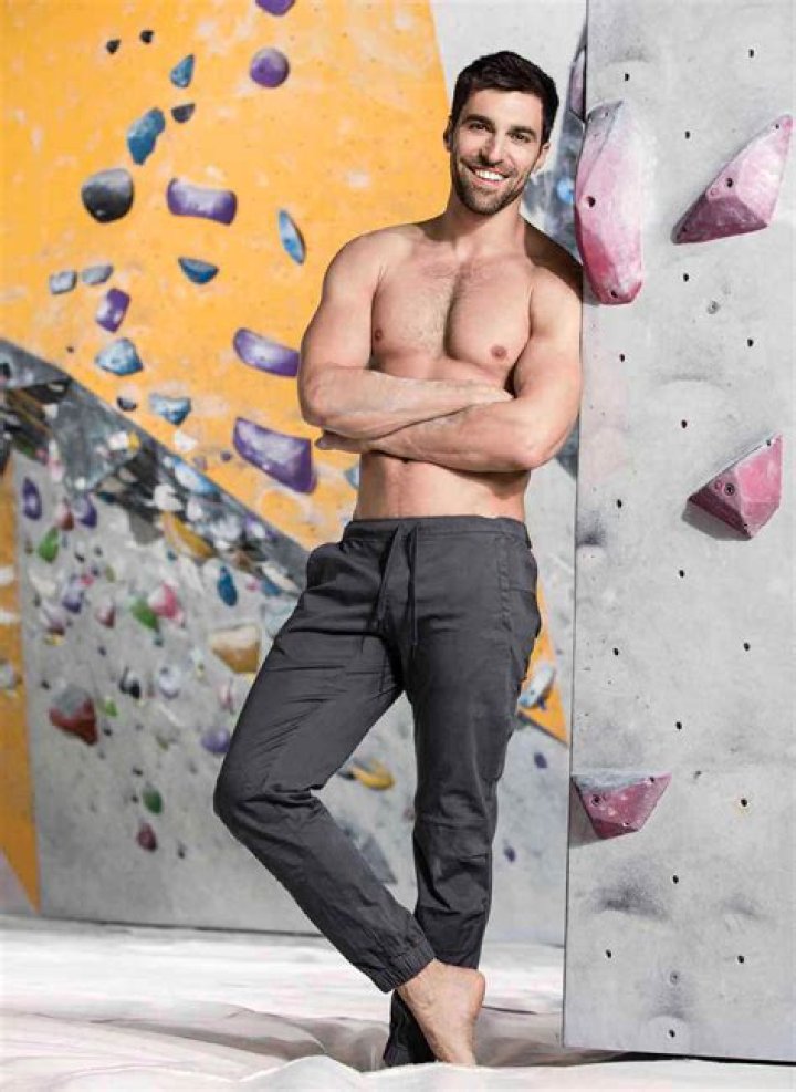 Osvaldo de León Biography, Age, Height, Wife, Net Worth, Family