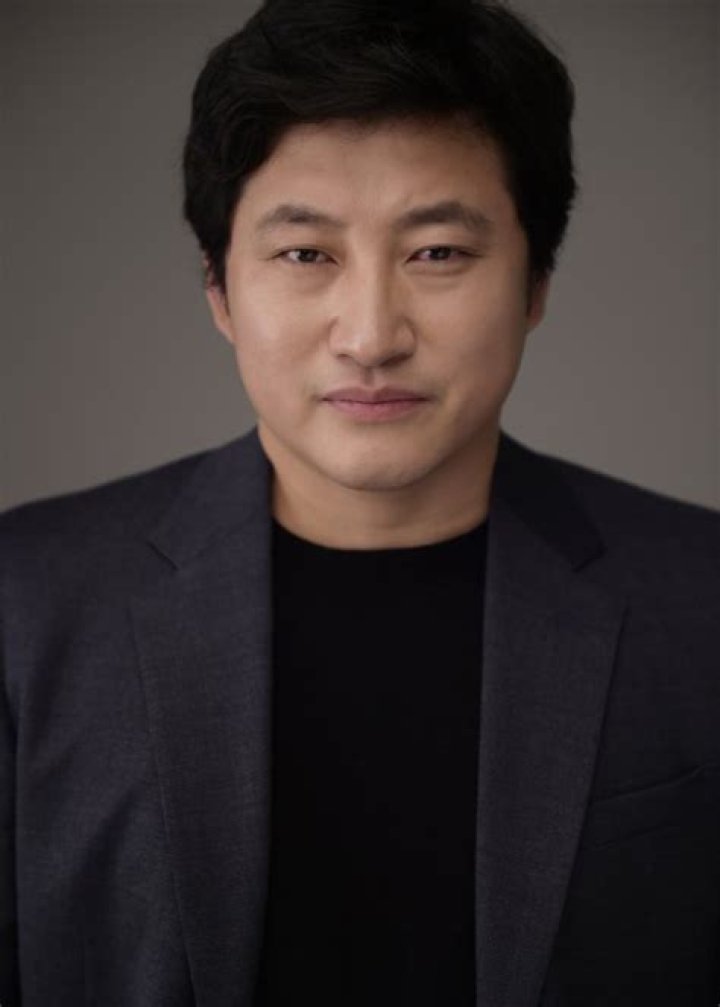 Park Jin-woo Biography, Age, Height, Wife, Net Worth, Family