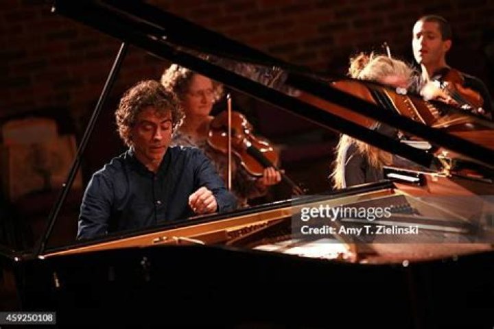 Paul Lewis Biography, Age, Height, Wife, Net Worth, Family