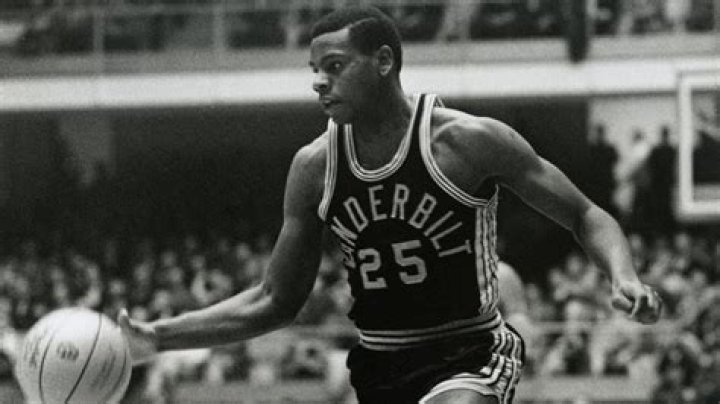 Perry Wallace Biography, Age, Height, Wife, Net Worth, Family