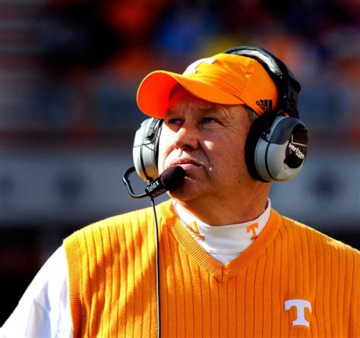 Phillip Fulmer Biography, Age, Height, Wife, Net Worth, Family