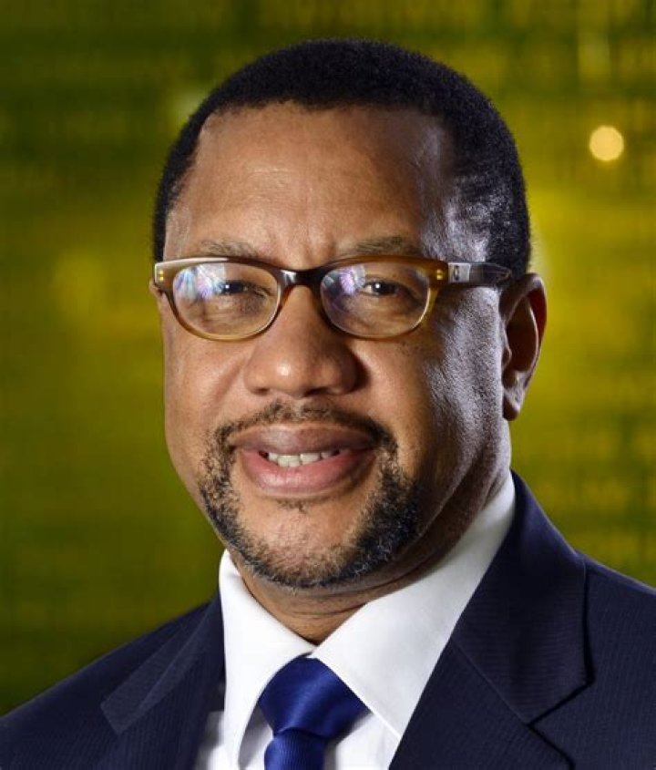 Phuthuma Nhleko Biography, Age, Height, Wife, Net Worth, Family