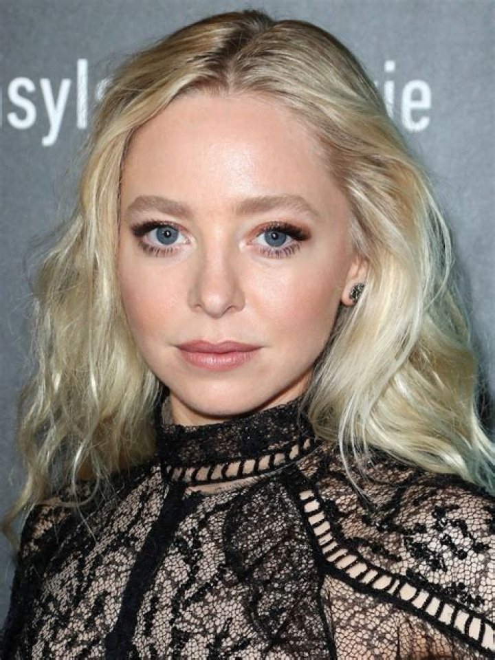 Portia Doubleday Biography, Age, Height, Husband, Net Worth, Family