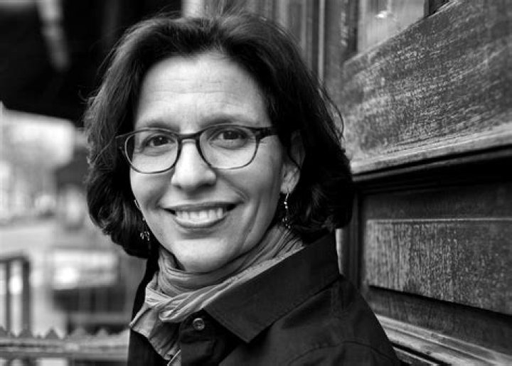 R. J. Palacio Biography, Age, Height, Husband, Net Worth, Family