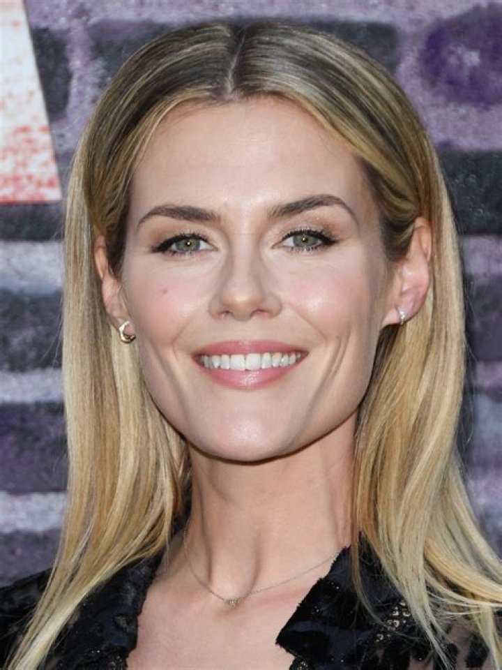 Rachael Taylor Biography, Age, Height, Husband, Net Worth, Family