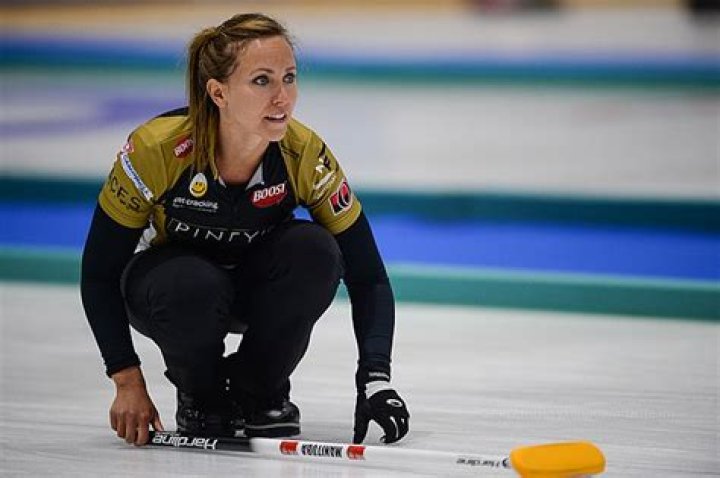 Rachel Homan Biography, Age, Height, Husband, Net Worth, Family