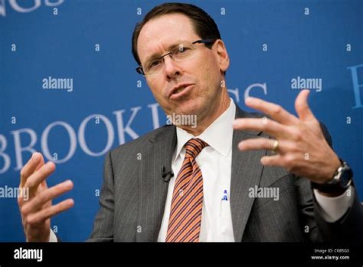 Randall Stephenson Biography, Age, Height, Husband, Net Worth, Family