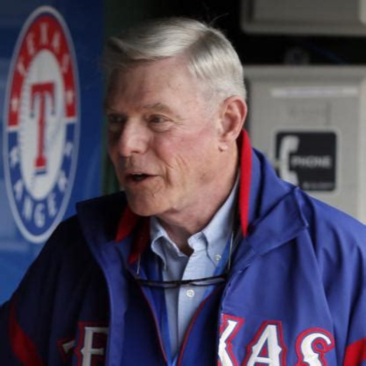 Ray C. Davis Biography, Age, Height, Wife, Net Worth, Family