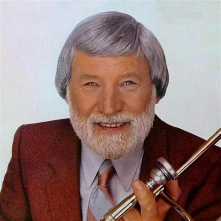 Ray Conniff biografía, edad, altura, esposo, net worth, familia