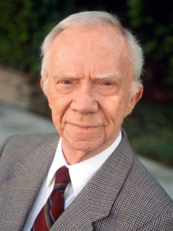 Ray Walston Biography, Age, Height, Wife, Net Worth, Family