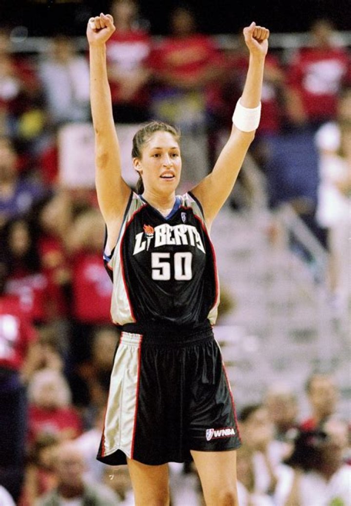 Rebecca Lobo Biography, Age, Height, Husband, Net Worth, Family