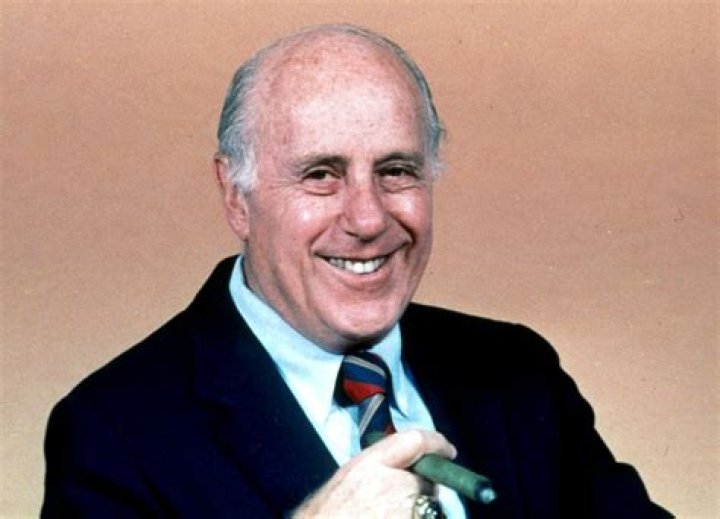 Red Auerbach Biography, Age, Height, Wife, Net Worth, Family