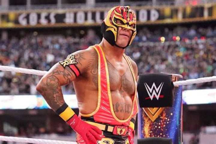Rey Mysterio biografía, edad, altura, esposo, net worth, familia