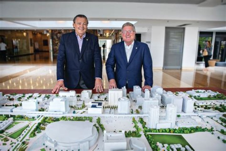 Richard Carrión Biography, Age, Height, Wife, Net Worth and Family