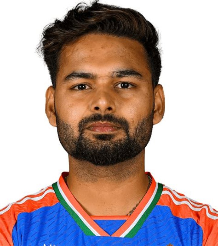 Rishabh Pant Biography, Age, Height, Wife, Net Worth, Family