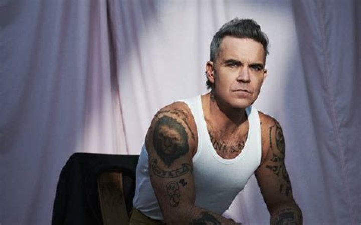 Robbie Williams Biography, Age, Height, Wife, Net Worth, Family