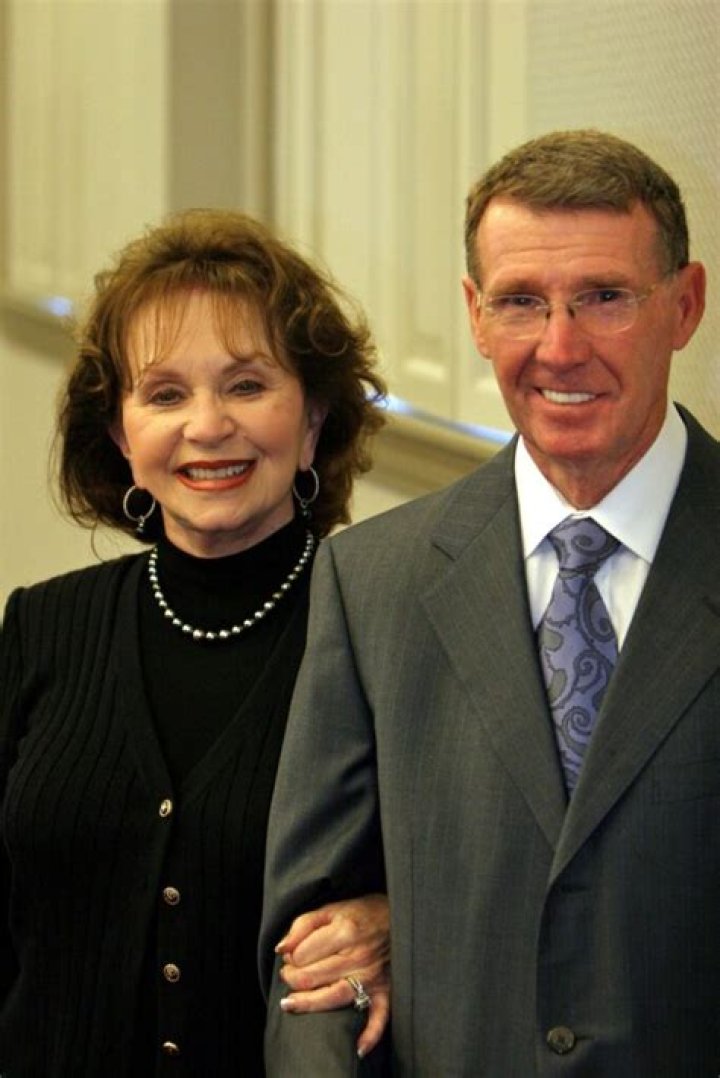 Robert B. Tucker Biography, Age, Height, Wife, Net Worth, Family