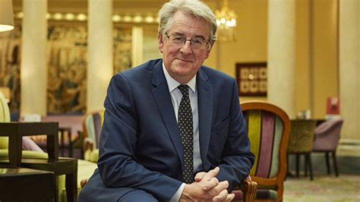 Robert Hardman Biography, Age, Height, Wife, Net Worth, Family