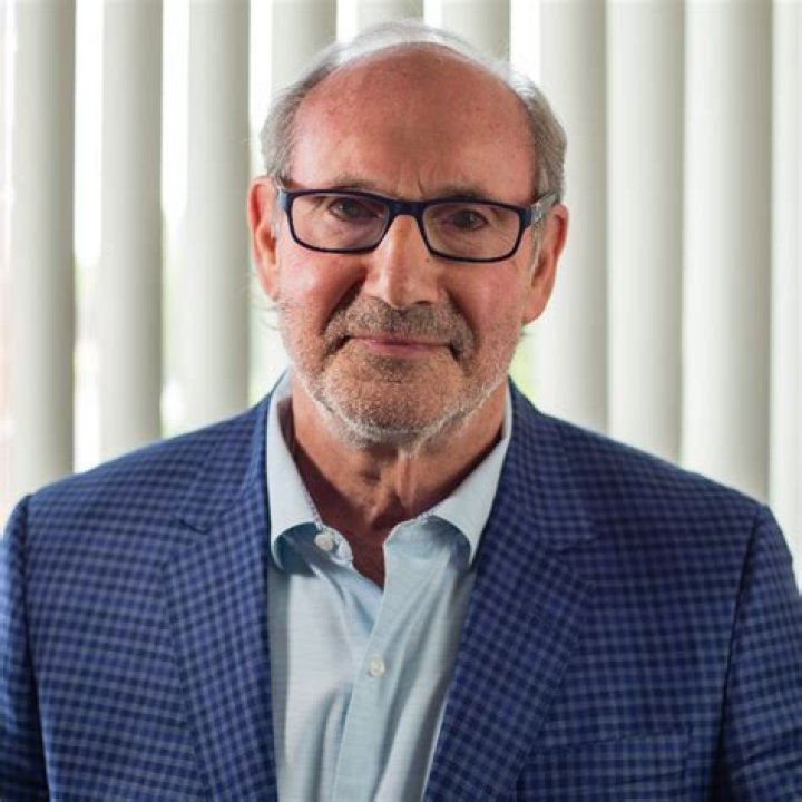 Robert Lewin Biography, Age, Height, Wife, Net Worth, Family