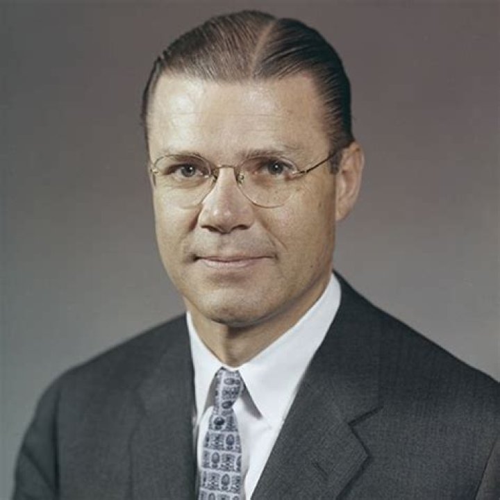 Robert McNamara Biography, Age, Height, Wife, Net Worth, Family