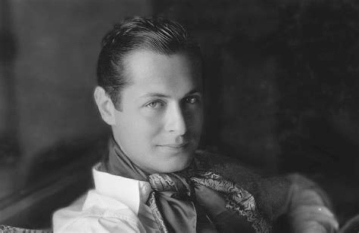 Robert Montgomery Biography, Age, Height, Wife, Net Worth, Family