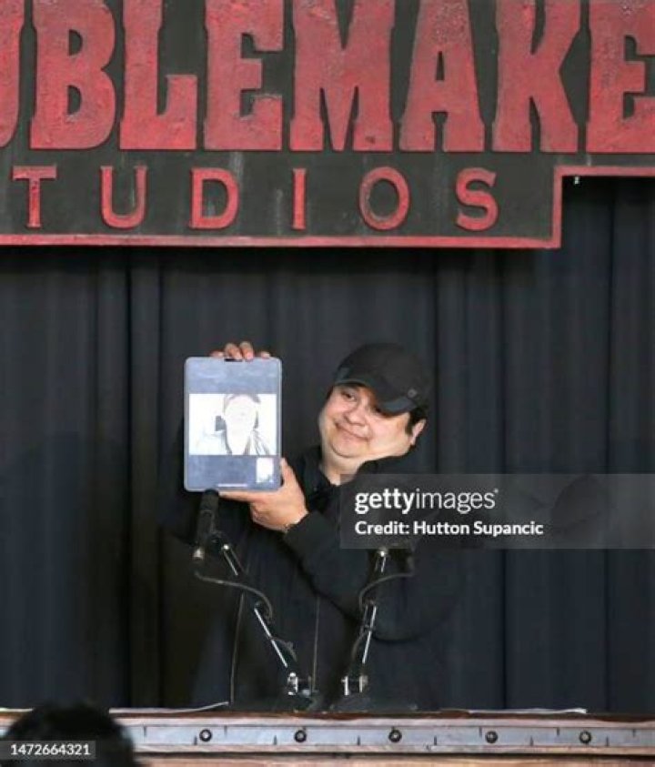 Robert Nixon Biography, Age, Height, Wife, Net Worth, Family