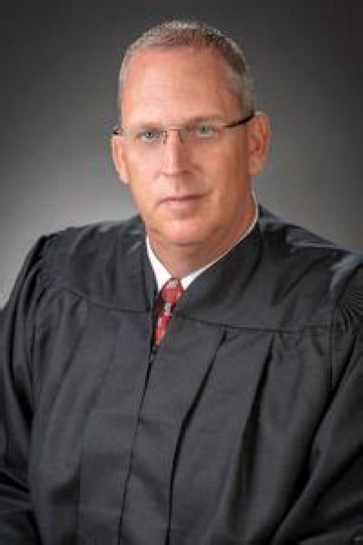 Robert Patton Biography, Age, Height, Husband, Net Worth, Family