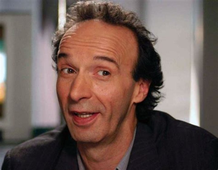 Roberto Benigni Biography, Age, Height, Wife, Net Worth, Family