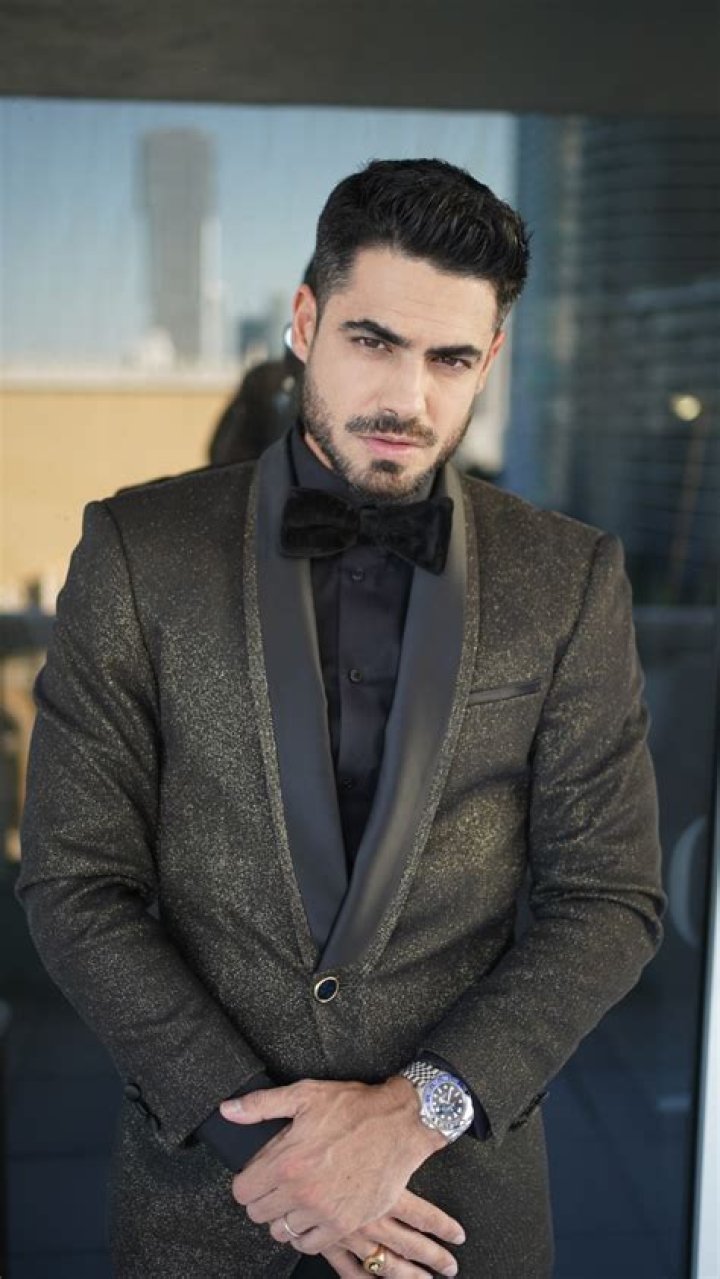 Roberto Hernandez Biography, Age, Height, Wife, Net Worth, Family