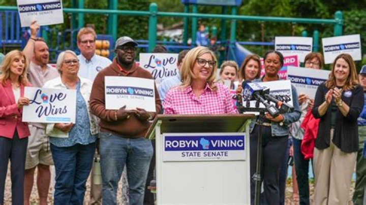 Robyn Vining Biography, Age, Height, Husband, Net Worth, Family