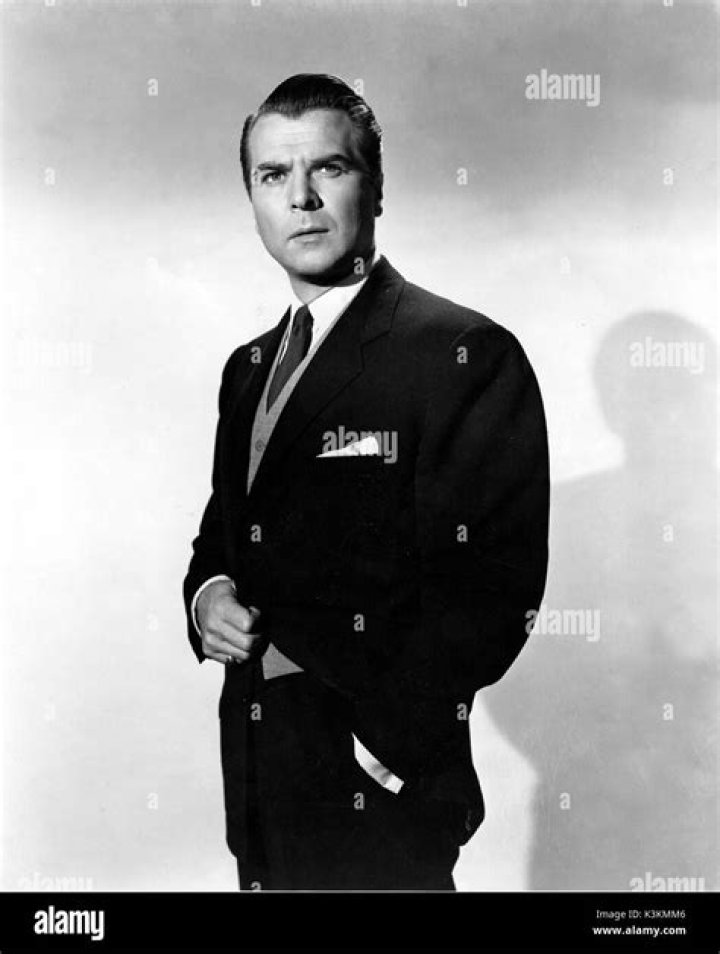 Roger Dann Biography, Age, Height, Wife, Net Worth, Family