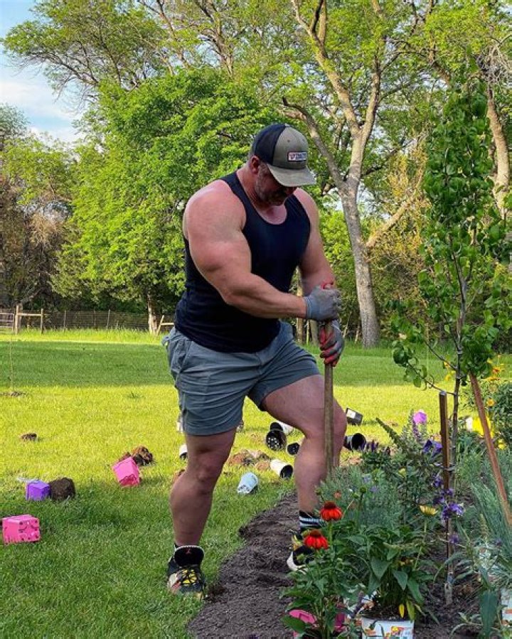 Roger Hazard biografía, edad, altura, esposo, net worth, familia