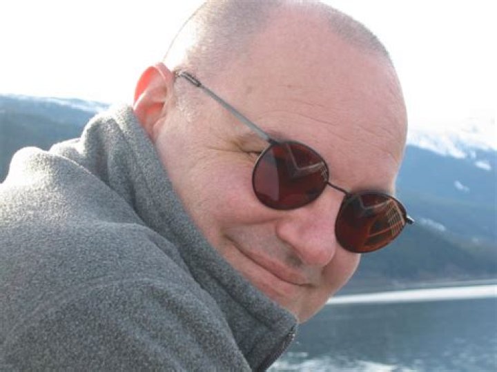 Roland Smith Biography, Age, Height, Wife, Net Worth, Family