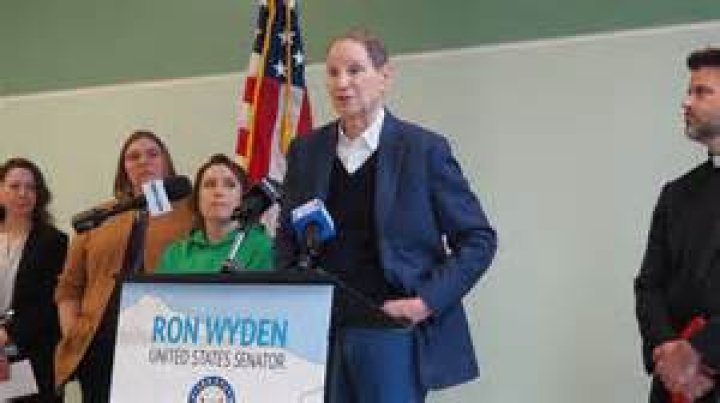 Ron Wyden Biography, Age, Height, Wife, Net Worth, Family