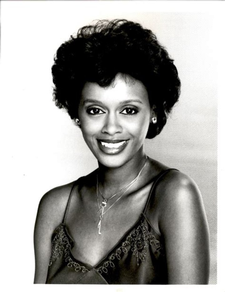 Ronalda Douglas biografía, edad, altura, esposa, net worth, familia