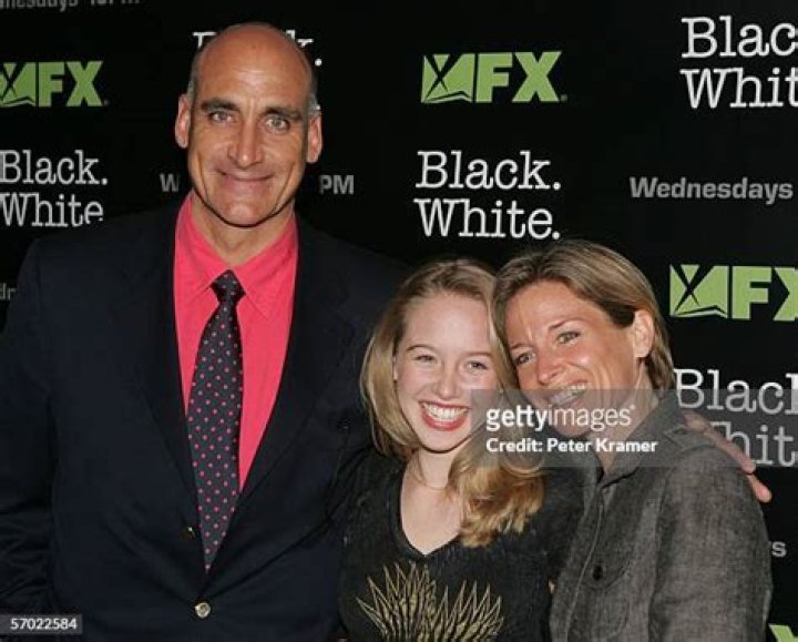 Rose Bloomfield Biography, Age, Height, Husband, Net Worth, Family