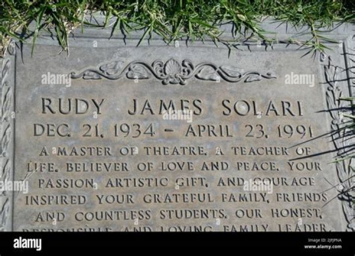 Rudy Solari biografía, edad, altura, esposo, net worth, familia