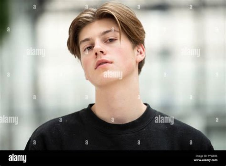 Ruel Biography, Age, Height, Wife, Net Worth, Family
