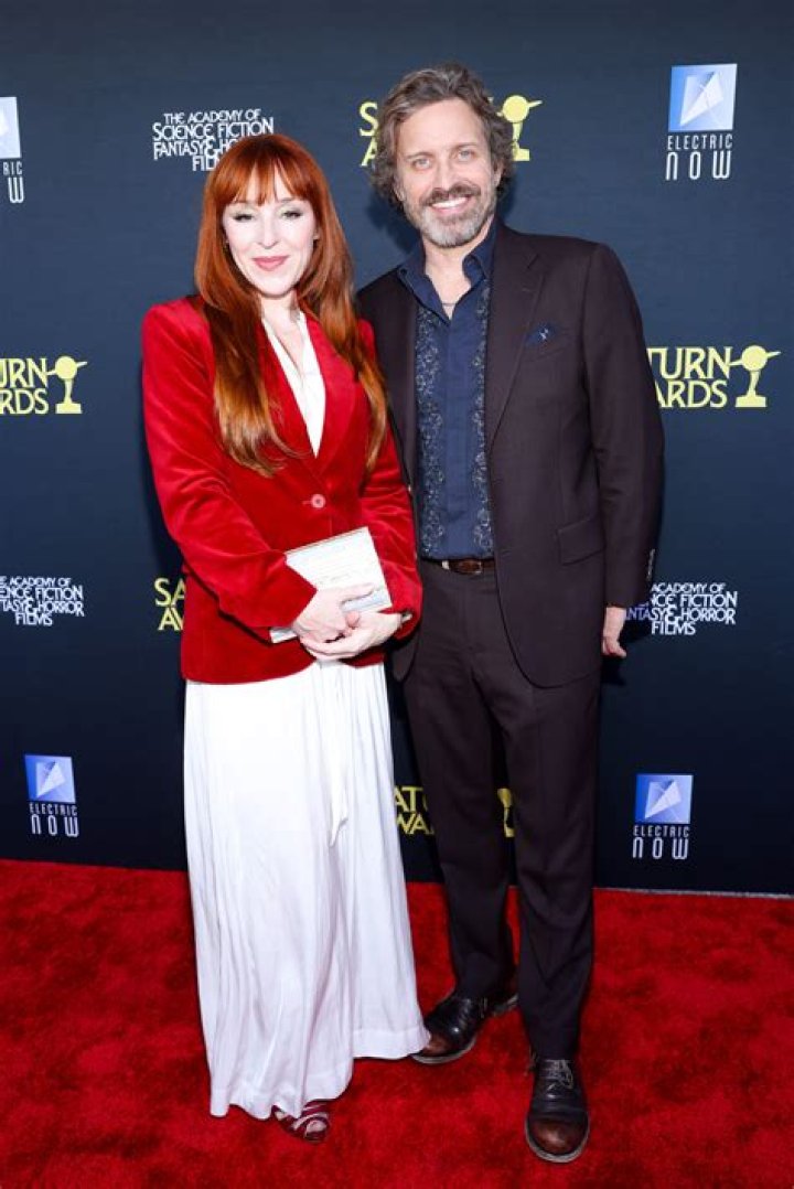 Ruth Connell Biography, Age, Height, Husband, Net Worth, Family