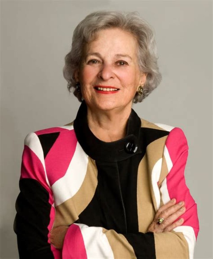 Ruth W. Greenfield biografía, edad, altura, esposa, net worth, familia