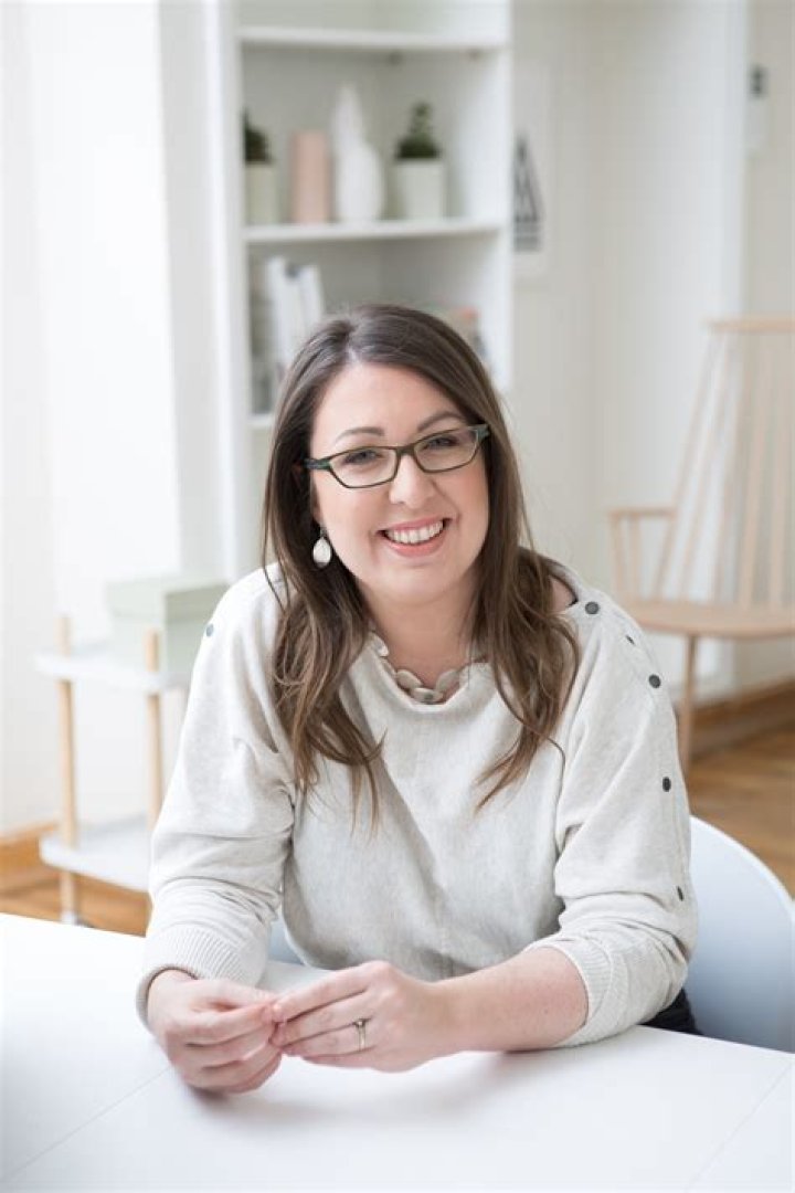 Ruth Ware Biography, Age, Height, Husband, Net Worth, Family