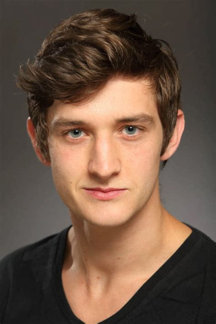 Ryan Carter Biography, Age, Height, Wife, Net Worth, Family