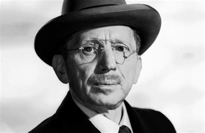 Sam Jaffe biografía, edad, altura, esposo, net worth, familia