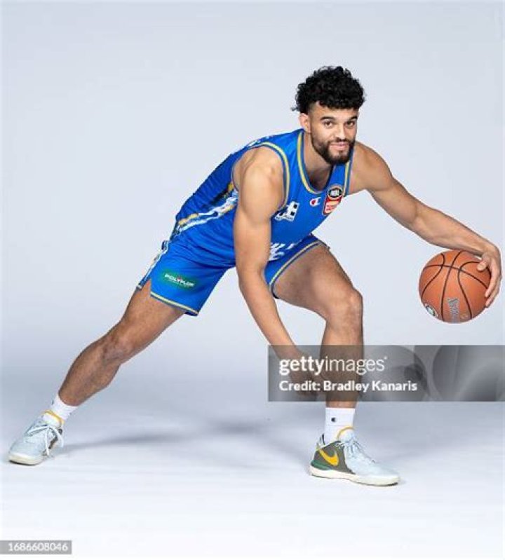 Sam McDaniel Biography, Age, Height, Wife, Net Worth, Family