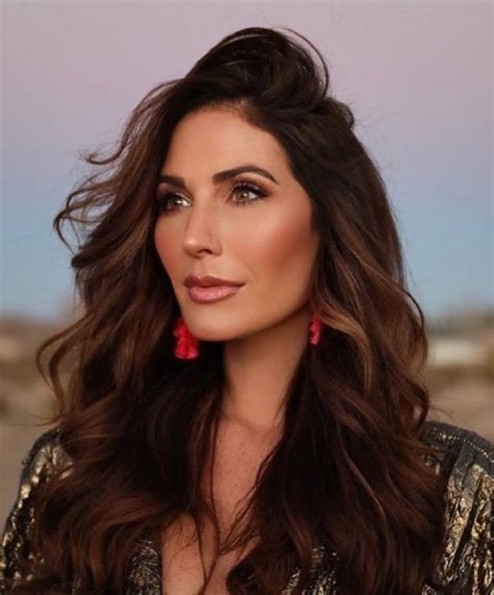 Samantha James Biography, Age, Height, Husband, Net Worth, Family