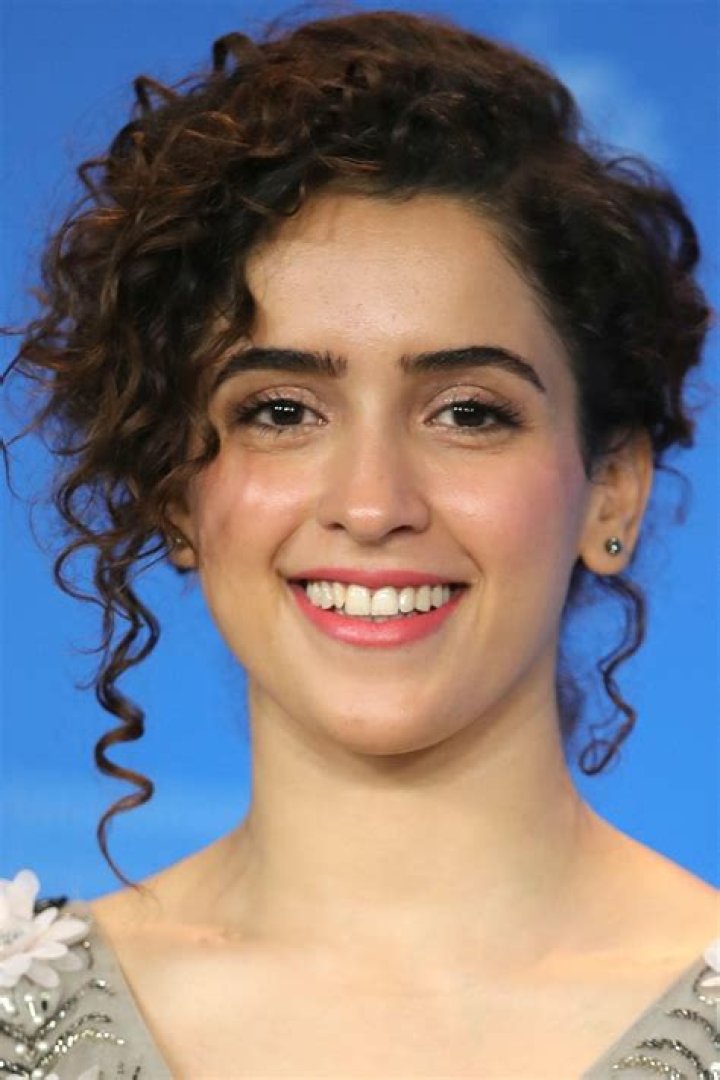 Sanya Malhotra Biography, Age, Height, Husband, Net Worth, Family